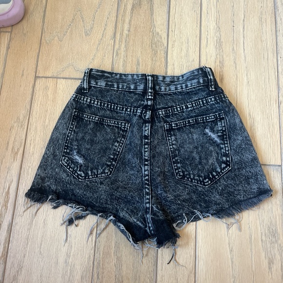 high waisted jean shorts - Picture 2 of 3